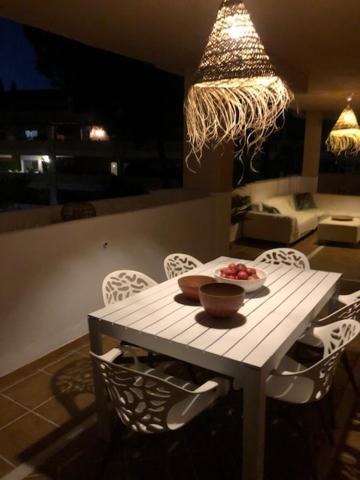 Center Beach 2 Beds Appartement Elviria ماربيا المظهر الخارجي الصورة