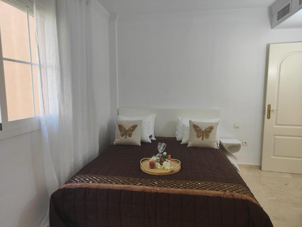 Center Beach 2 Beds Appartement Elviria ماربيا المظهر الخارجي الصورة