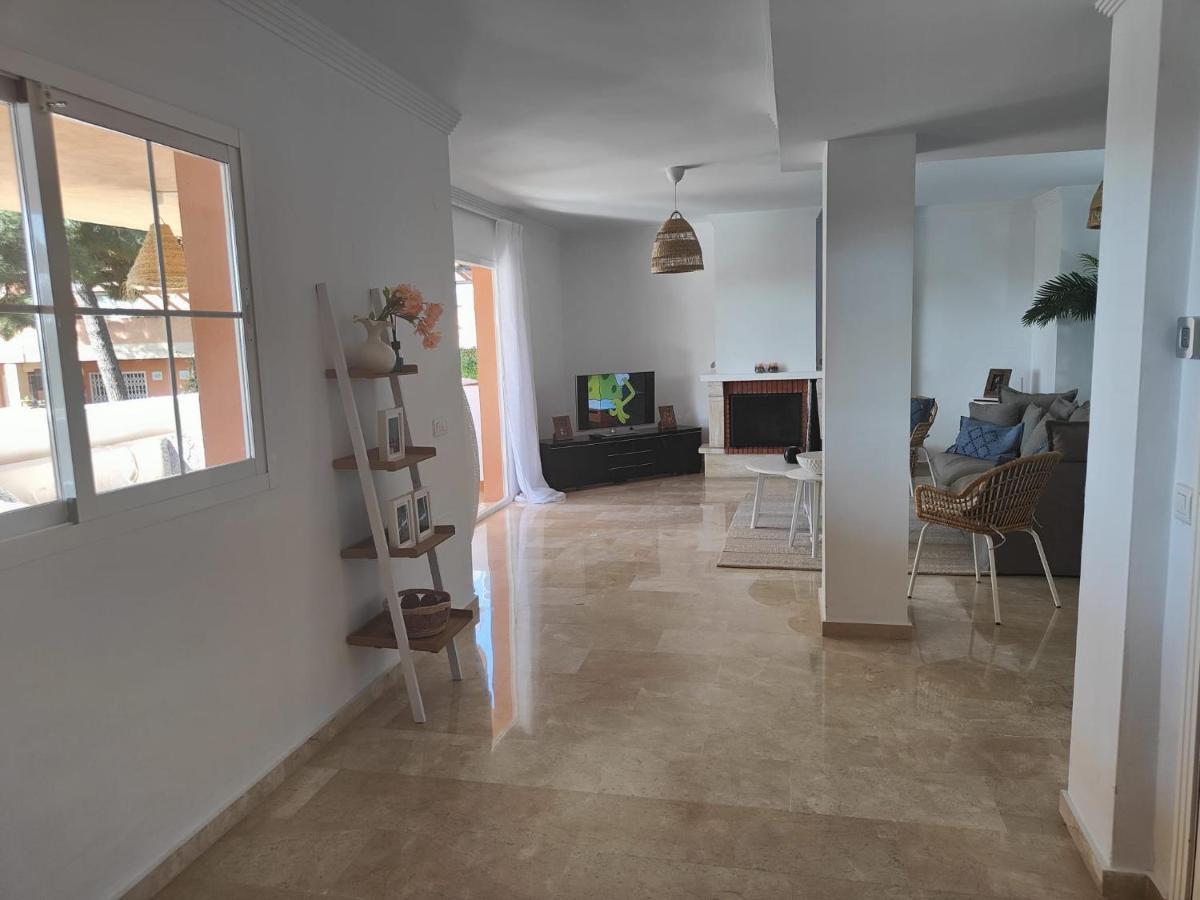 Center Beach 2 Beds Appartement Elviria ماربيا المظهر الخارجي الصورة