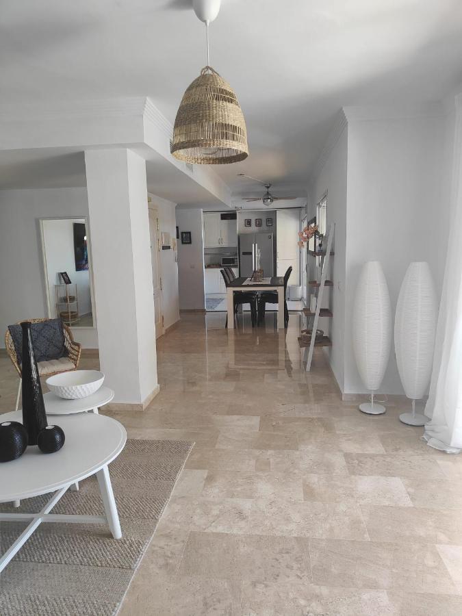 Center Beach 2 Beds Appartement Elviria ماربيا المظهر الخارجي الصورة