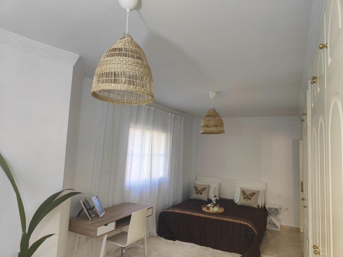 Center Beach 2 Beds Appartement Elviria ماربيا المظهر الخارجي الصورة