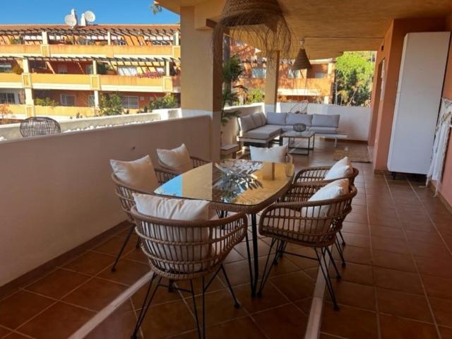 Center Beach 2 Beds Appartement Elviria ماربيا المظهر الخارجي الصورة